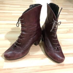 Everybody By B.Z Moda Leather heeled boots